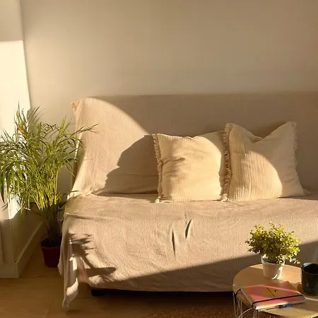 Cozy, And Bright Διαμέρισμα *